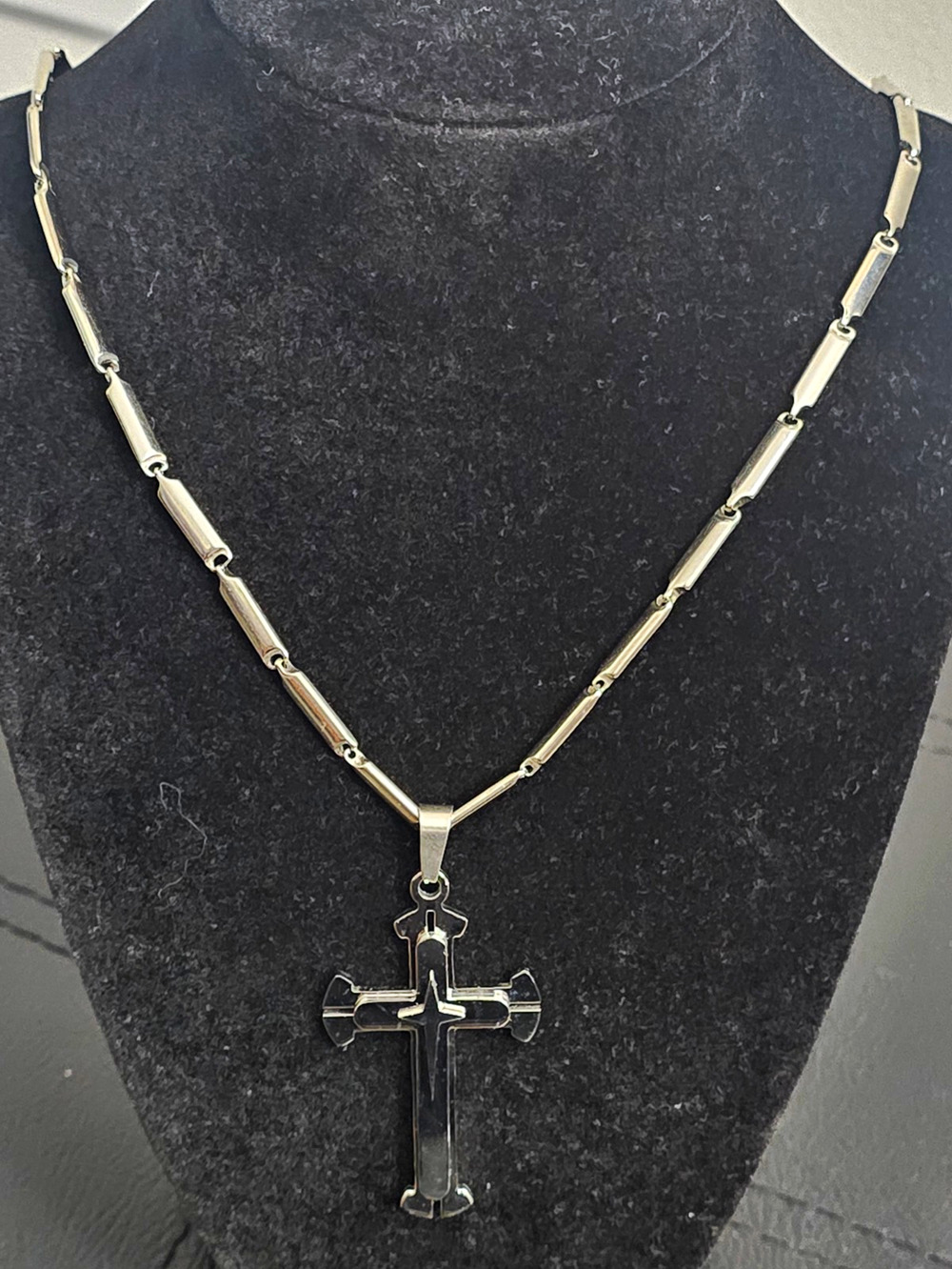 30in stainless steel-4.2mm Bar Link Chain w/layered steel pointy cross pendant